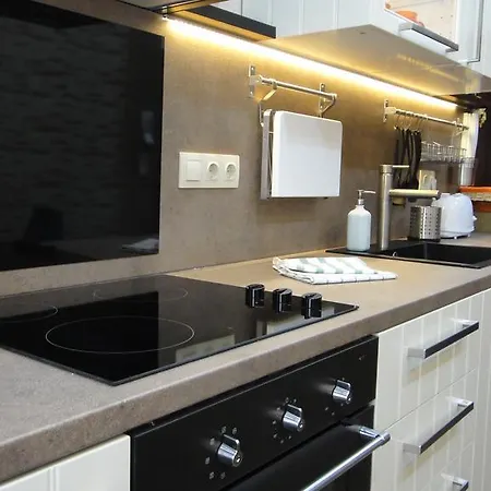 Apartment Mgtels - With Private Parking Budapest