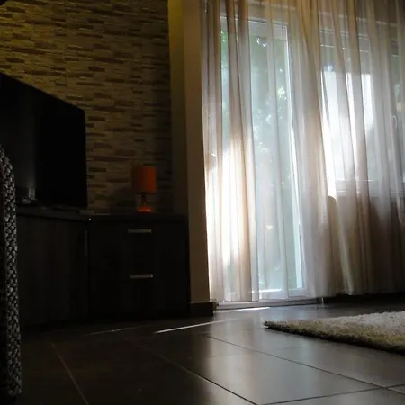 Apartment Mgtels - With Private Parking Budapest