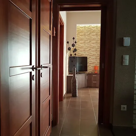 Apartment Mgtels - With Private Parking Budapest