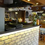 Apartment Mgtels - With Private Parking *