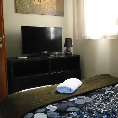 Apartment Mgtels - With Private Parking *