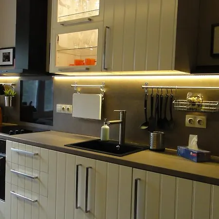 Apartment Mgtels - With Private Parking Budapest